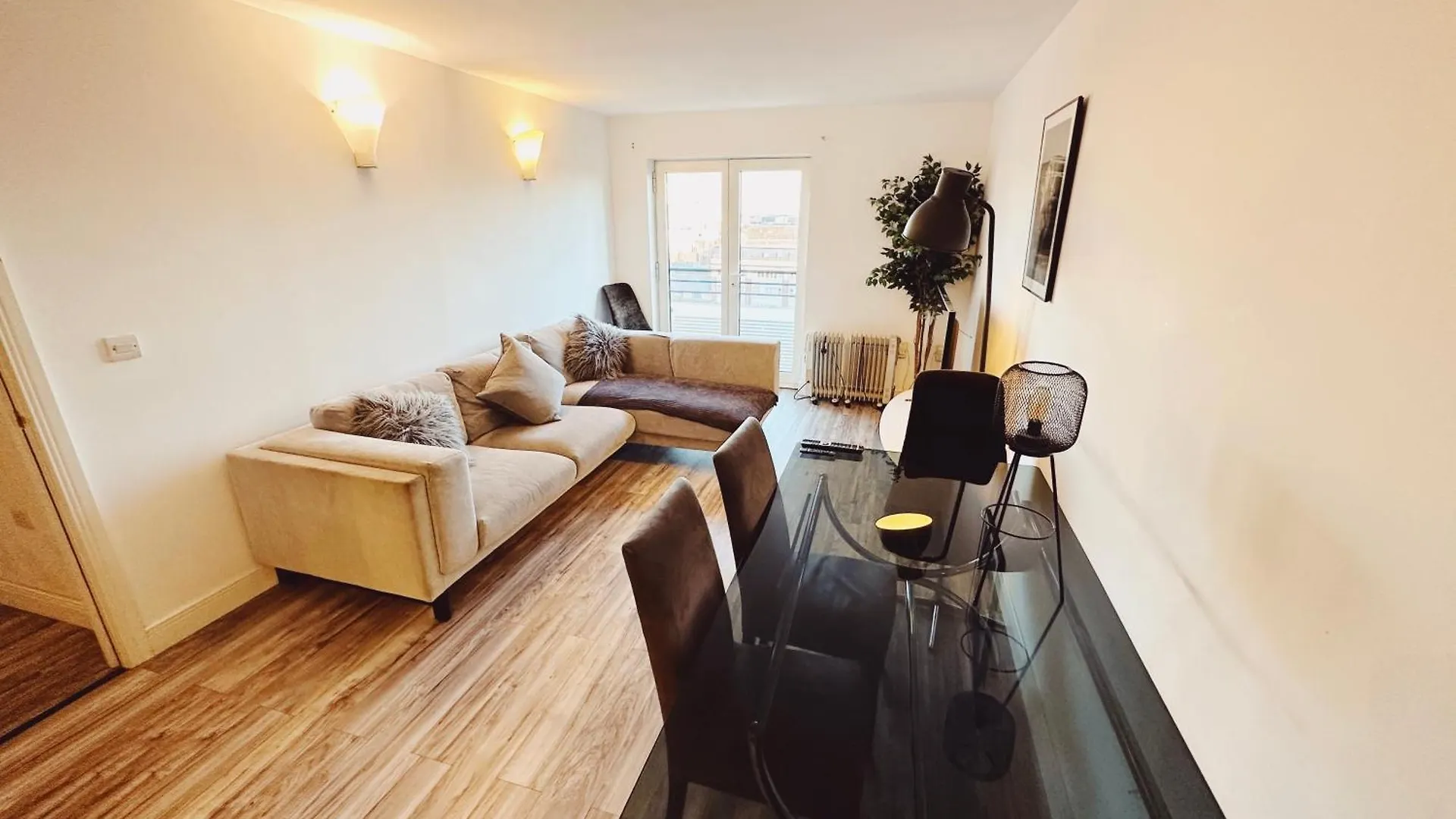 City Centre Apartment - Sleeps 6 - Open Plan Newcastle upon Tyne 0*,  United Kingdom