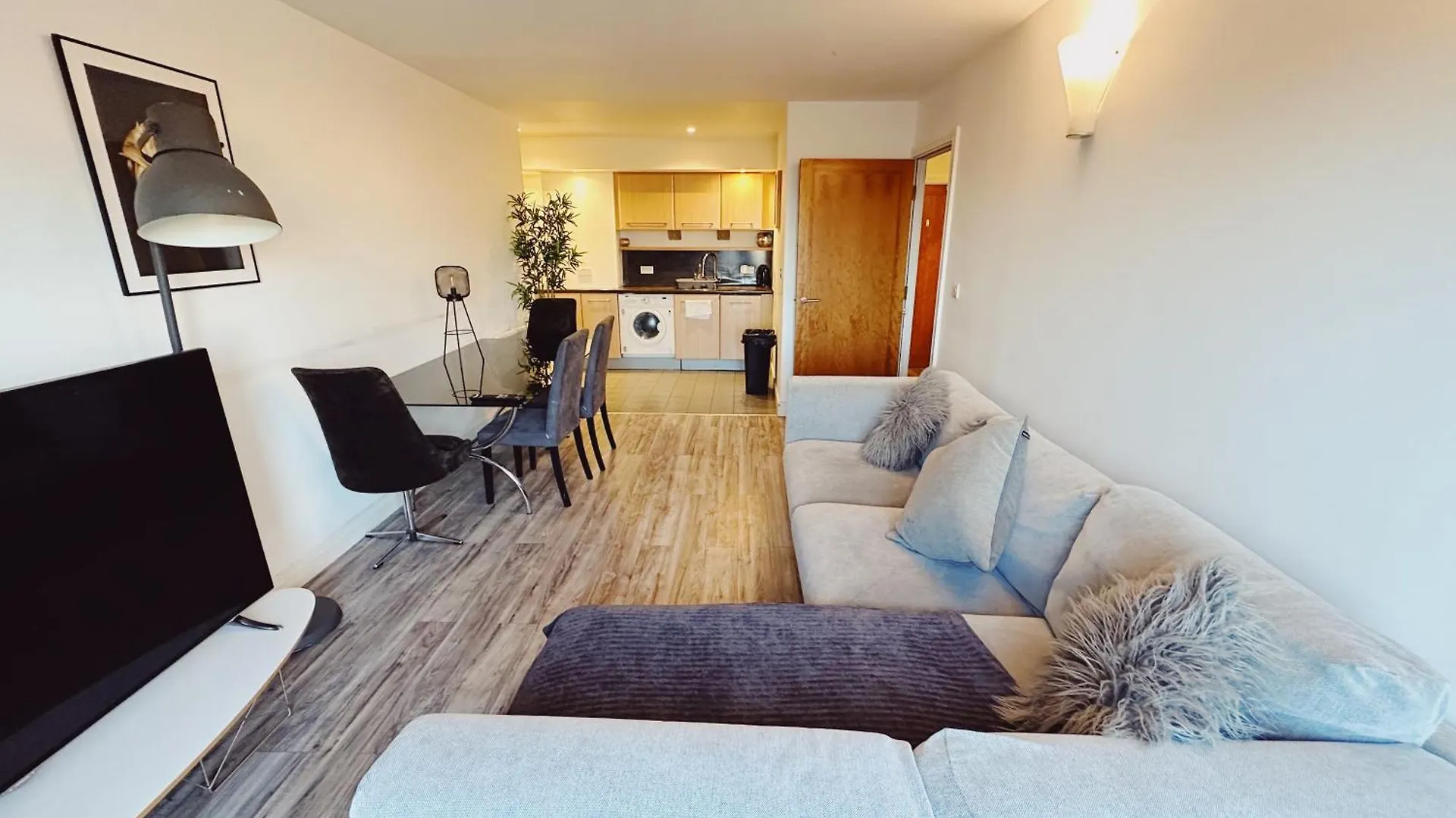 City Centre Apartment - Sleeps 6 - Open Plan Newcastle upon Tyne