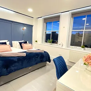 Penthouse By Hnfc Apartment