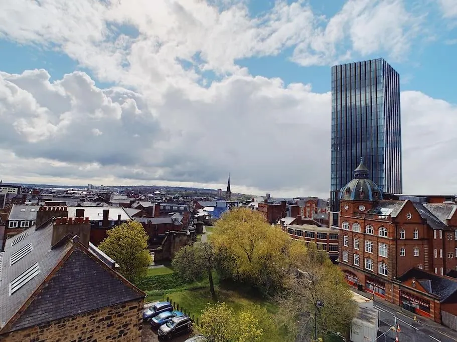 City Centre Apartment - Sleeps 6 - Open Plan Newcastle upon Tyne United Kingdom